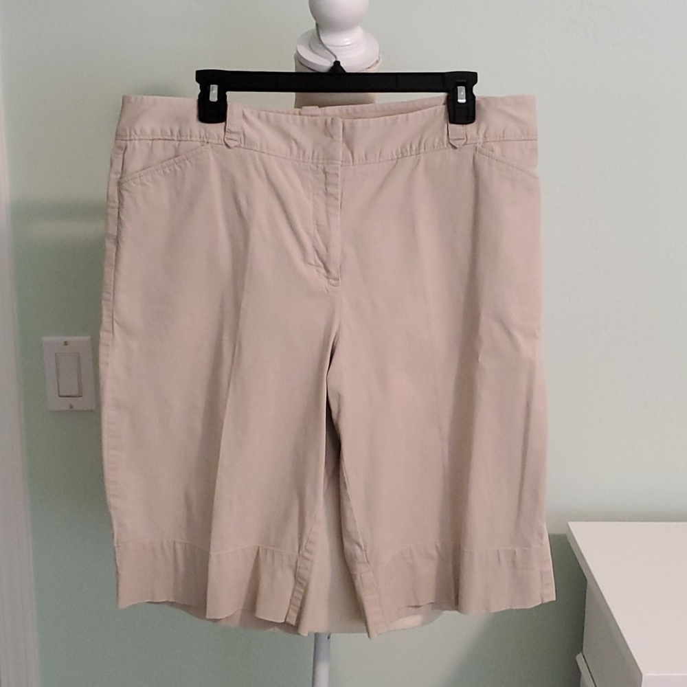 Amber Sun Tan Shorts, Size 14